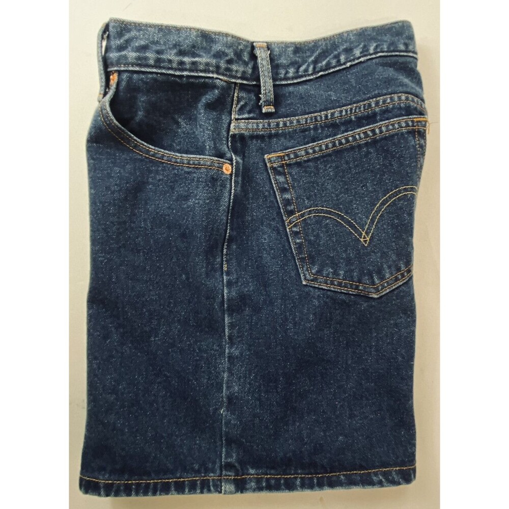 Levis Womens Dark Blue Denim Shorts 5 Pockets Style 550 Size 12